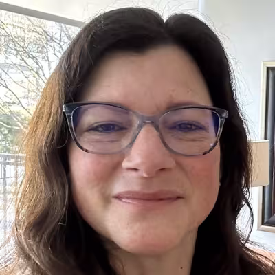 Shelly Tucker